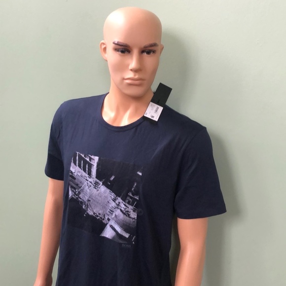Hugo Boss Men's Navy Tee Sz L (NWT) ﻿ ﻿